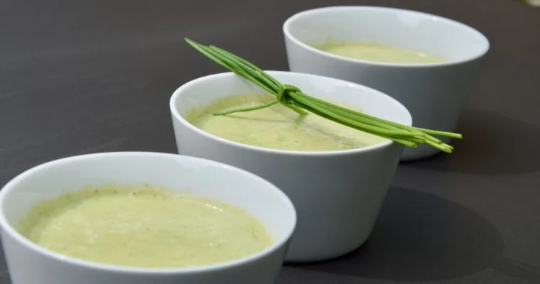 La soupe de courgette glacée au gingembre