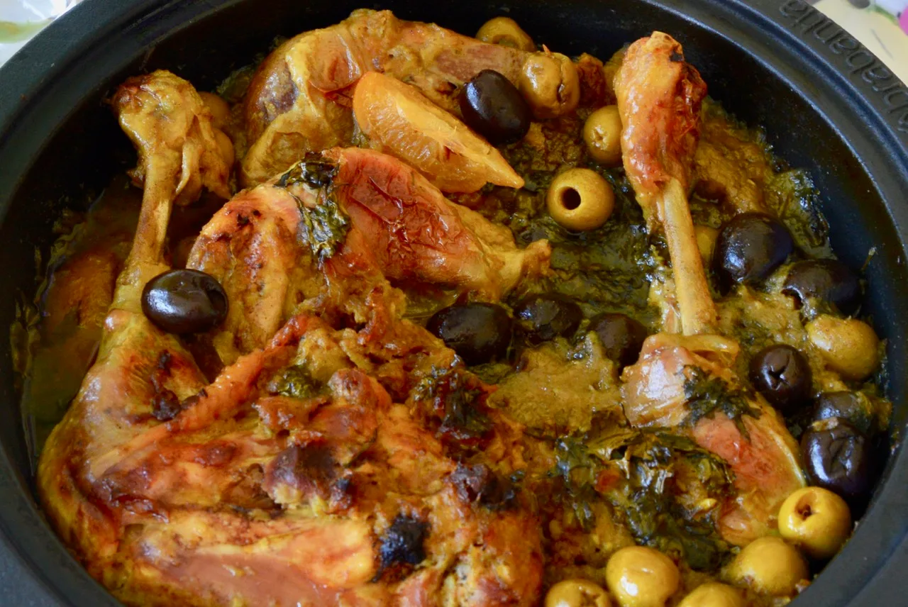 Le tajine au poulet, citrons confits et olives de Christine