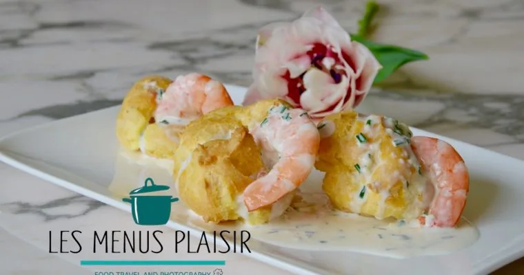 Profiteroles farcies à la crevette, crème d’ail au pastis