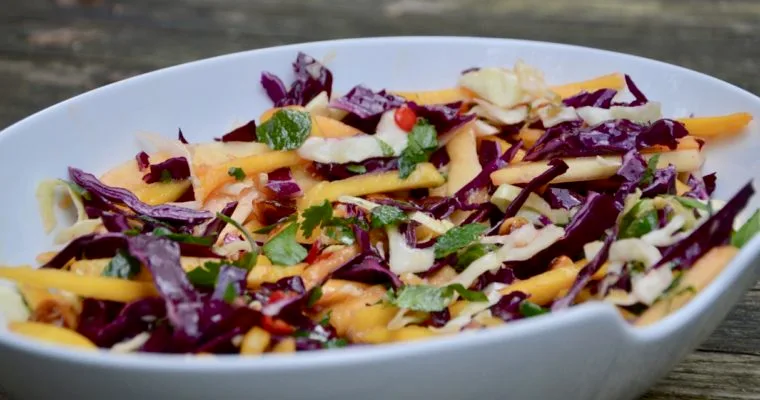 la salade douce aux noix de macadamia de Virginie