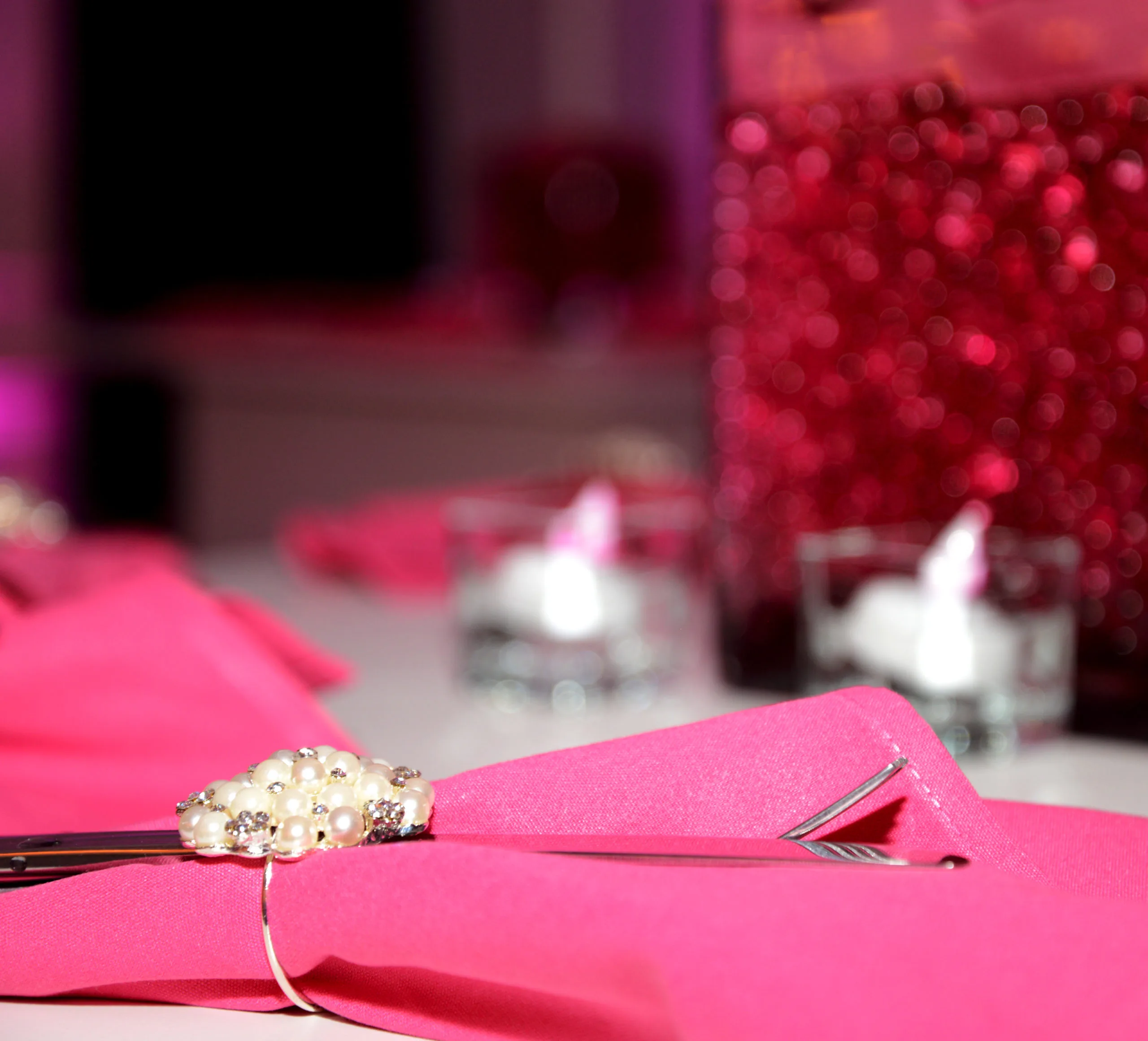 French etiquette at a dinner party