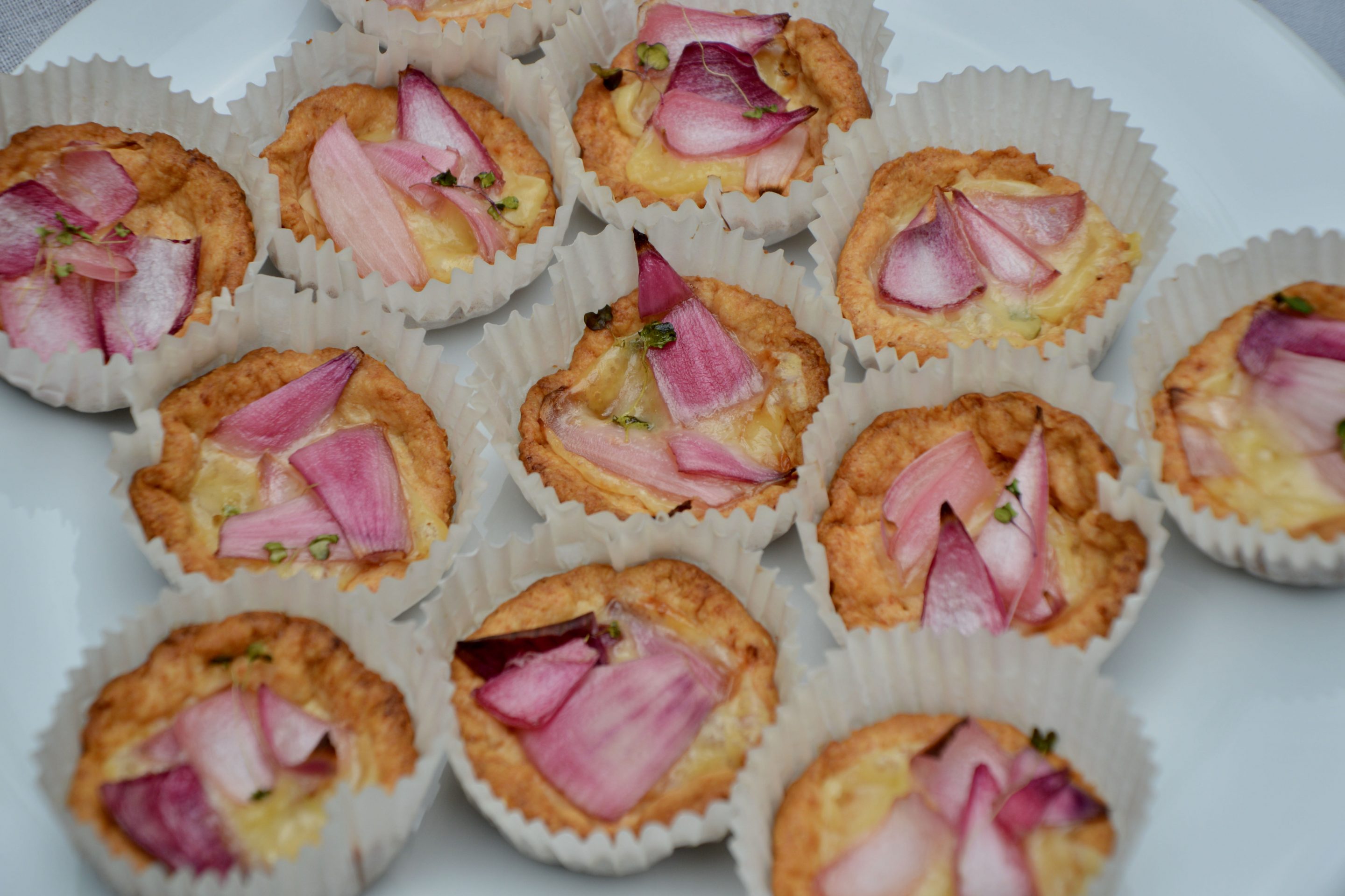 Parmesan tartlets with red onion & comté cheese