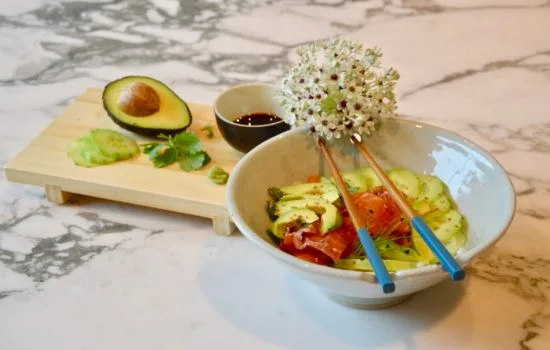 Le chirashi saumon-avocat à ma façon
