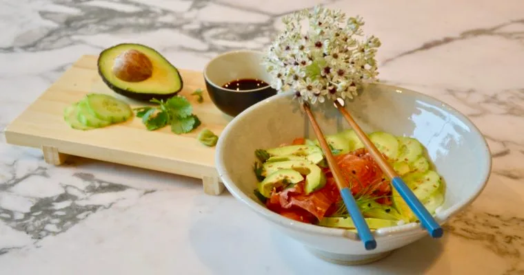 Le chirashi saumon-avocat à ma façon