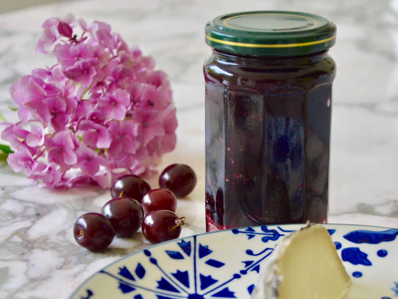 Black cherry jam with chestnut honey from Corsica