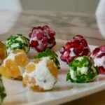 Les billes de chèvre à la grenade, à la ciboulette et aux raisins secs de Suzanne