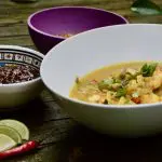 Le curry indien de crevettes au lait de coco