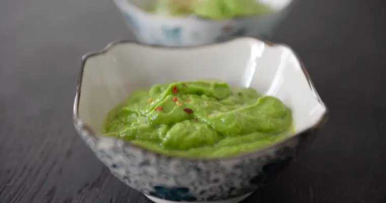 Avocado and baby spinach velouté