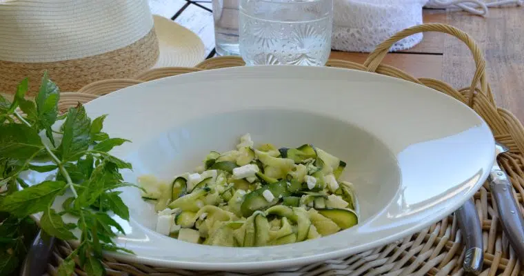 REFRESHING ZUCCHINI, FETA CHEESE AND MINT SALAD