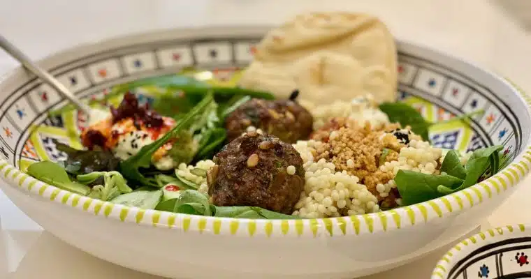 Les Keftas d’agneau, épine-vinette, pignons et piment