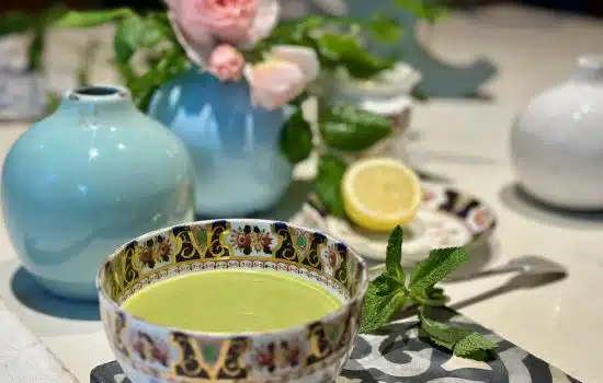 Soupe de petits pois et infusion de menthe