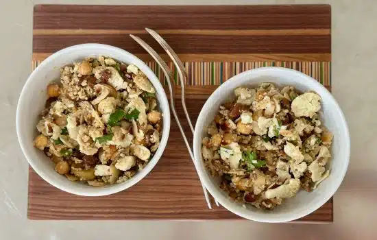 La salade de quinoa et chou-fleur aux châtaignes et fruits secs.