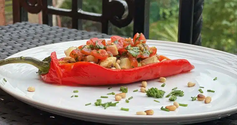 Les poivrons farcis au véritable halloumi et concassée de tomates cerises