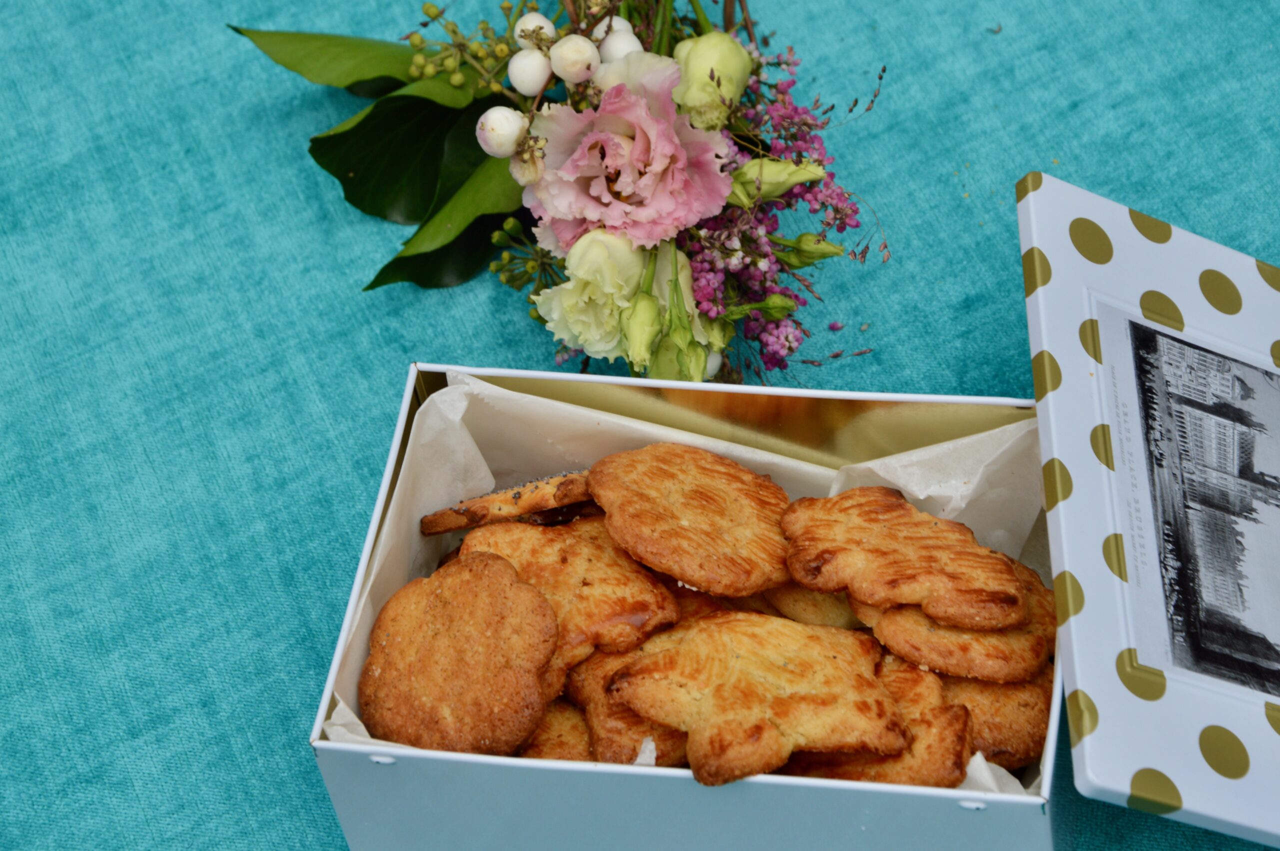 Cinnamon–Cardamom Shortbread Cookies