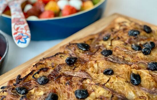 PISSALADIÈRE MAISON : LA RECETTE FONDANTE AUX OIGNONS CONFITS