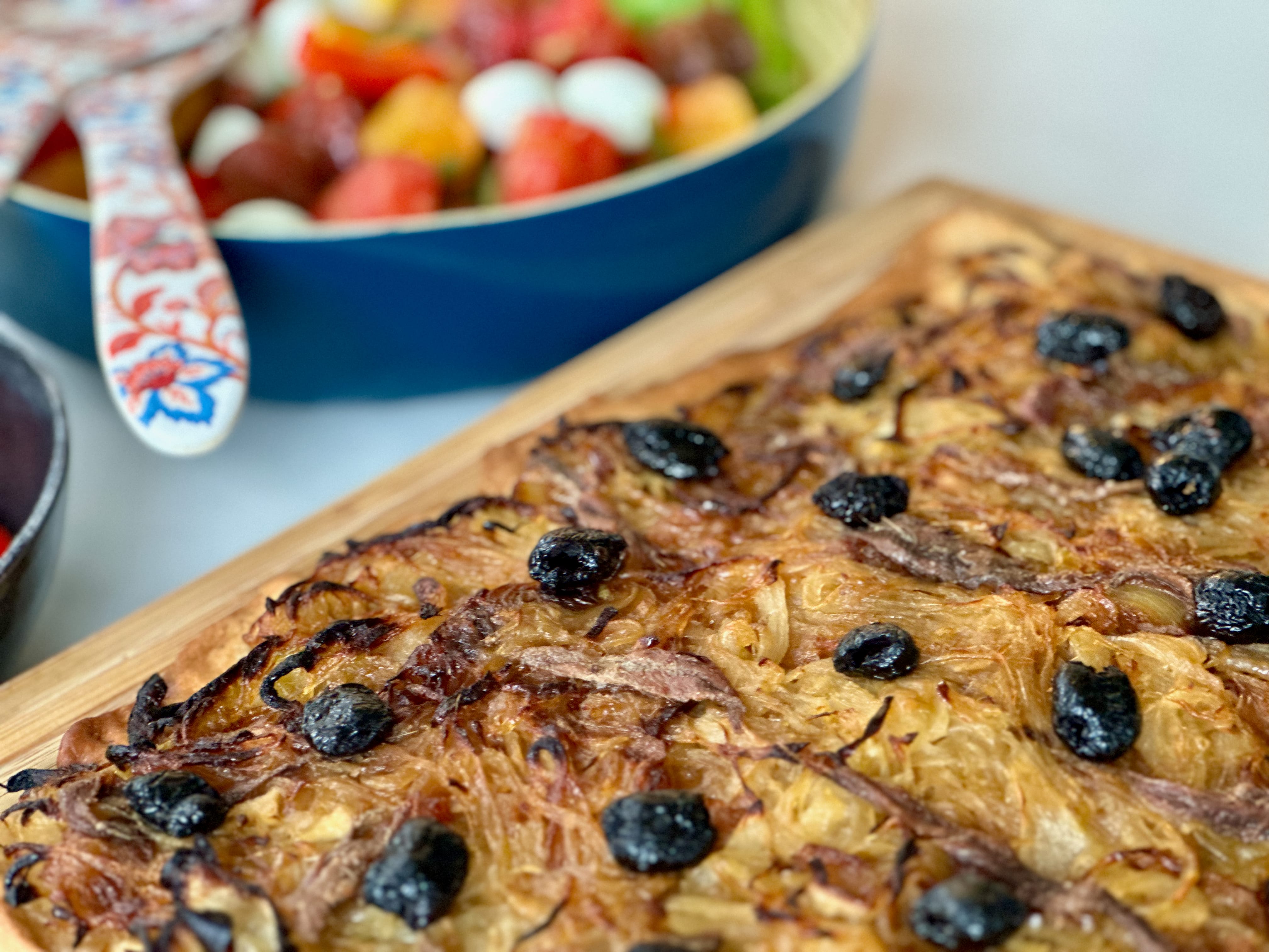 PISSALADIÈRE MAISON : LA RECETTE FONDANTE AUX OIGNONS CONFITS